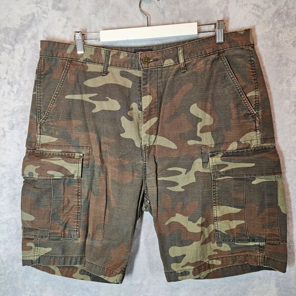 Levi's Strauss Camo Cargo Shorts Mens Size 38 Woodland Camouflage Cotton hikiing - Picture 1 of 10